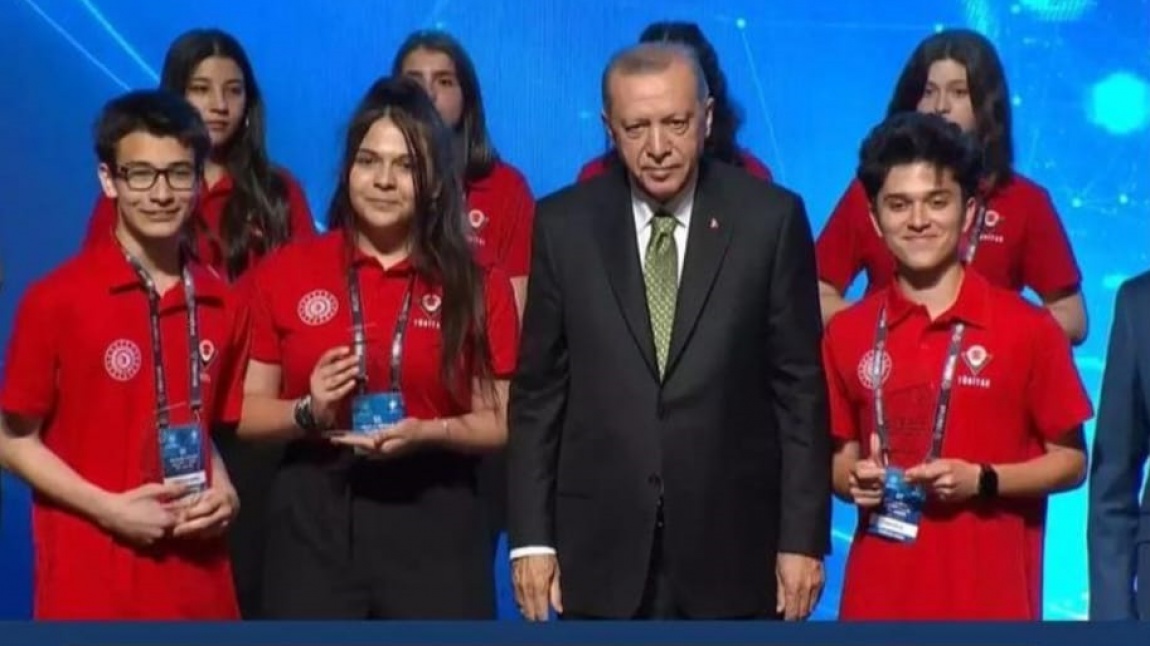 TÜBİTAK Lise Öğrencileri Araştırma Projeleri Yarışmasında Türkiye 1.'si ve Türkiye 3.'sü Olduk